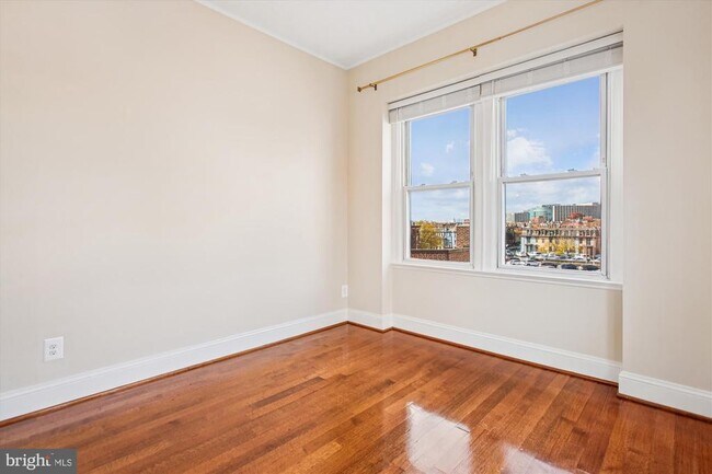 Building Photo - 2008 16th St NW