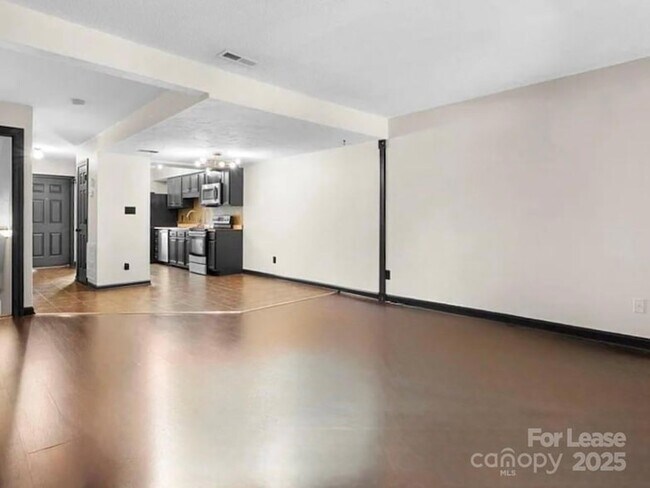 Building Photo - 2705 N Center St