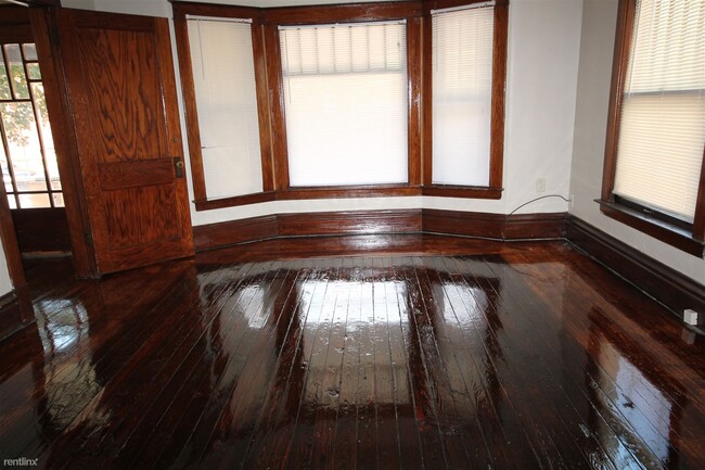 Building Photo - 3 br, 1.5 bath House - 729 W Vine St 6 mon...