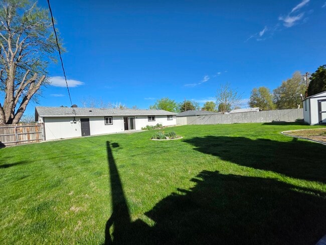 Building Photo - 1601 S Yelm St