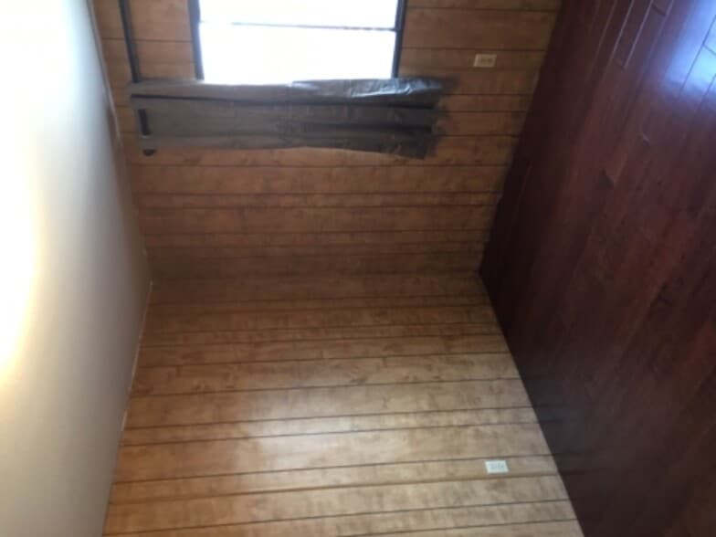 Building Photo - 1234 Swan Dr