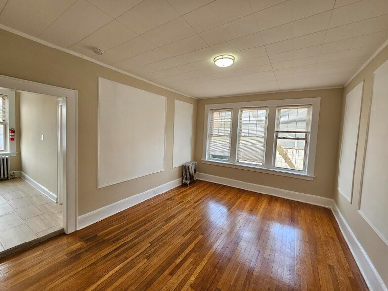 Building Photo - 388 Bloomfield Ave