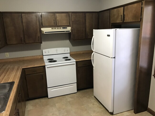 Building Photo - MILL TRACE DUPLEXES