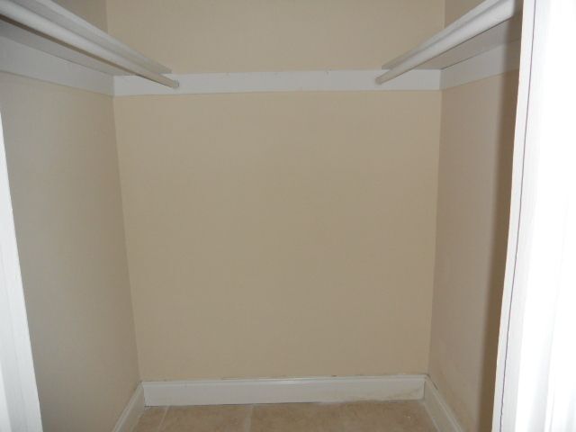 Building Photo - 492 Banyon Tree Cir