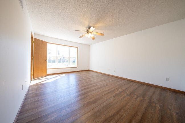 Building Photo - 4892 Bluff Heights Trail SE
