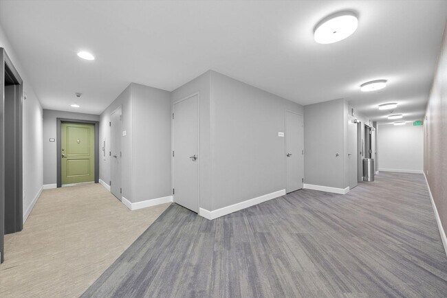 Building Photo - Downtown Living