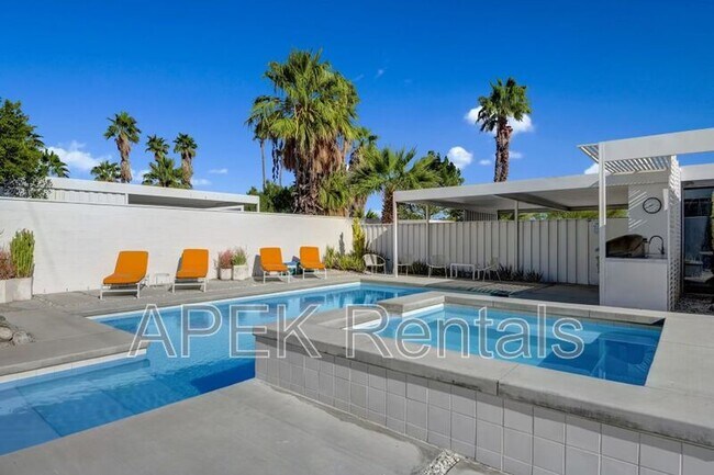 Building Photo - 3133 N Sunnyview Dr