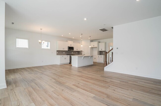 Building Photo - 19225 Yellow Birch Dr