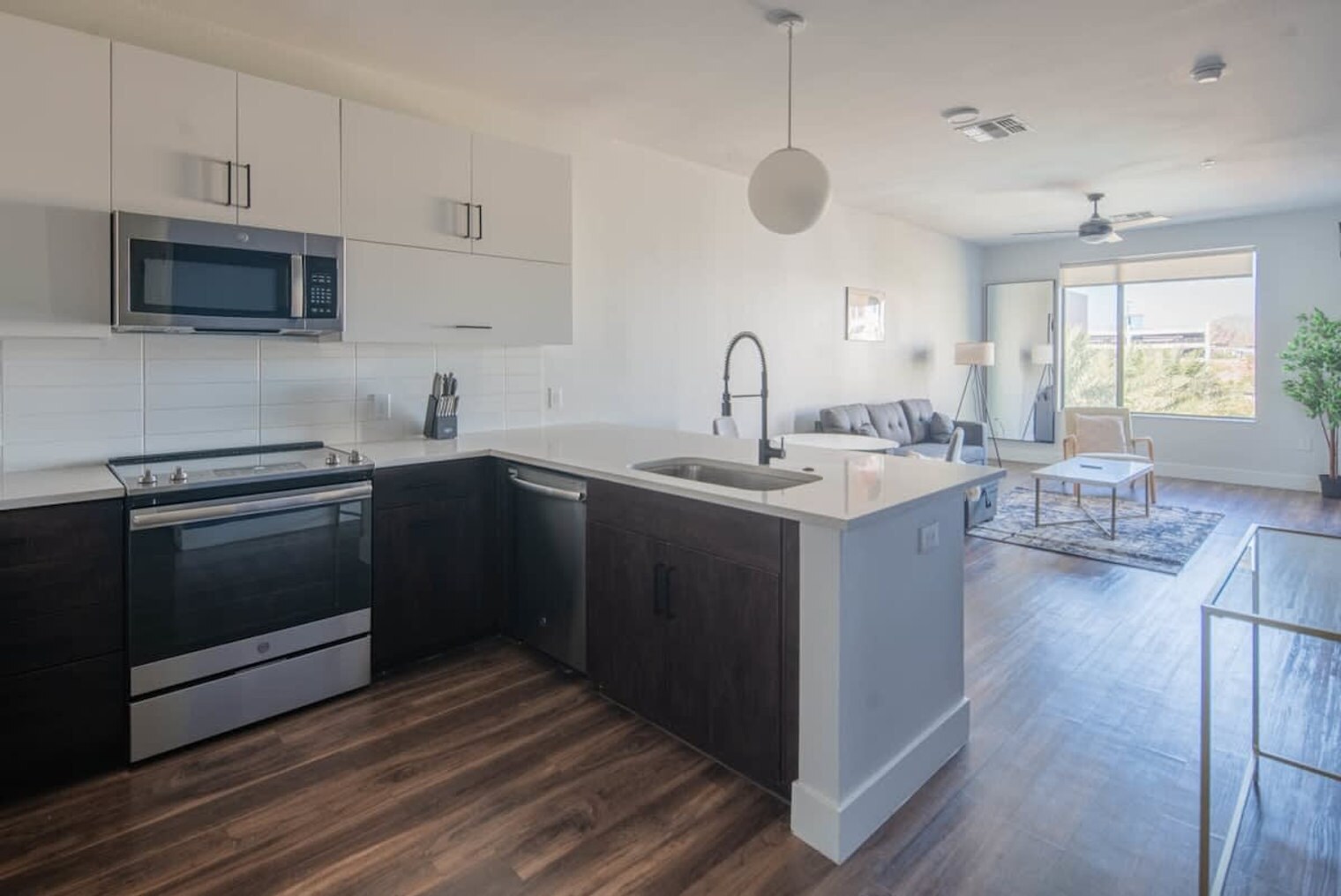 Building Photo - 701 W Rio Salado Pkwy