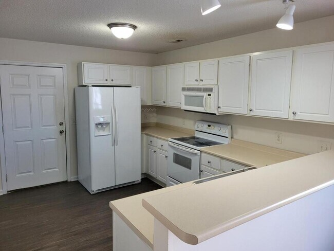 Building Photo - 1203 Wyngate Dr