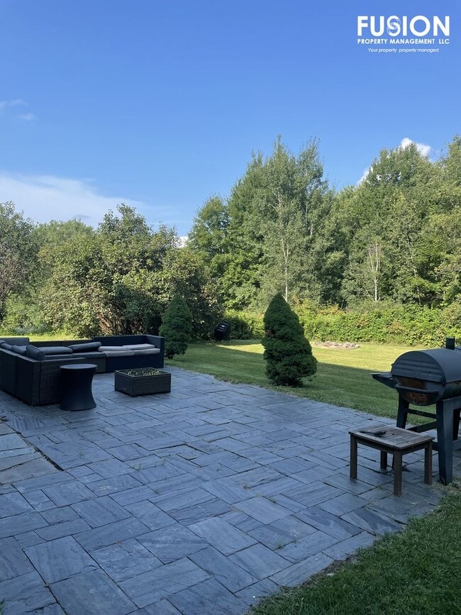 Building Photo - Beautiful Mountain Crest Home for Rent in Williston, Vermont