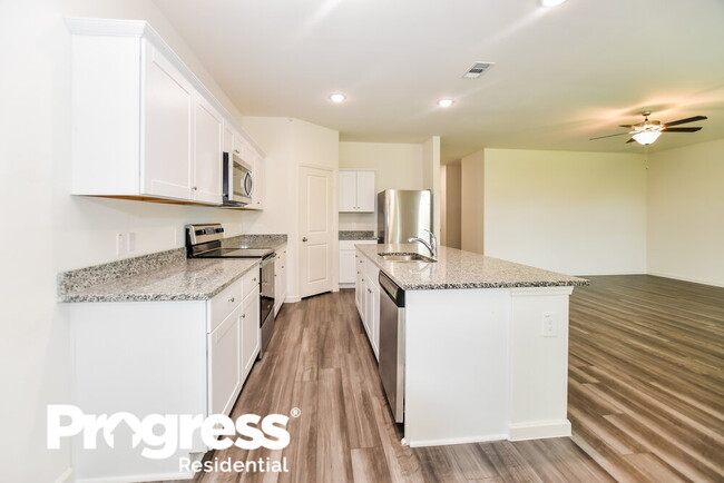 Building Photo - 487 London Dr
