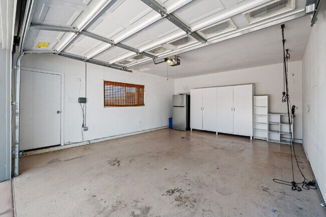 Building Photo - 4160 Yale Ave