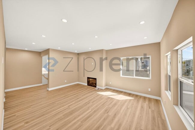 Building Photo - 225 N Burlington Ave