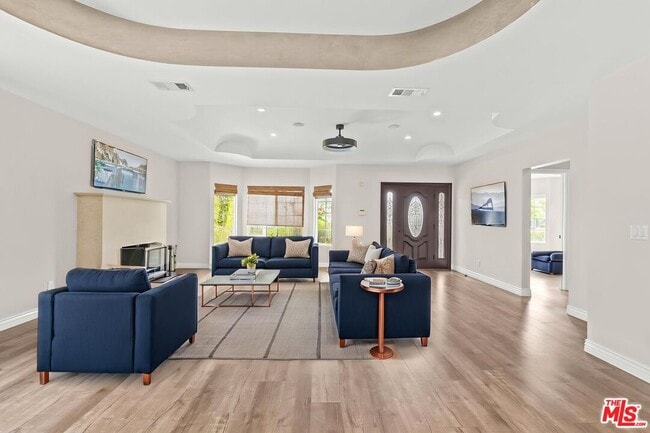 Building Photo - 5027 Ledge Ave