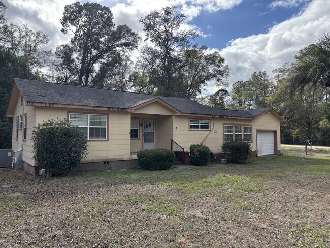 Building Photo - 12 Howell Rd