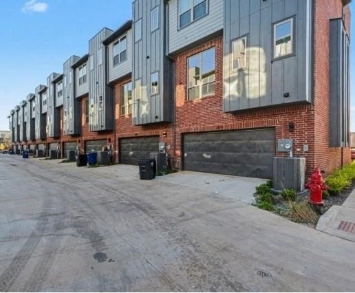 Building Photo - 13351 Goodland St