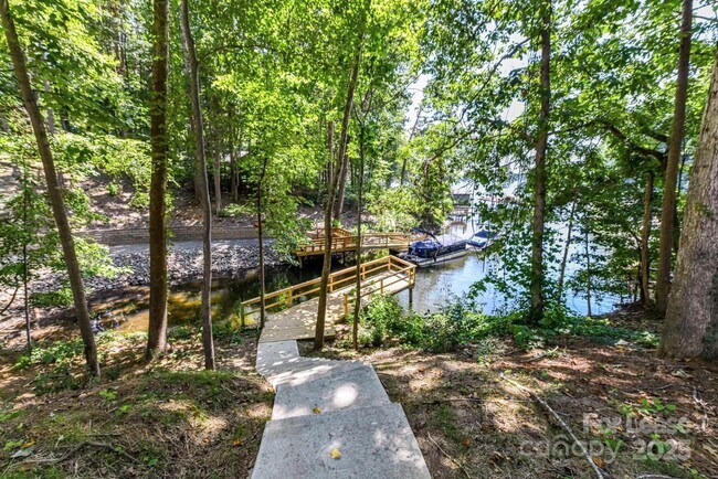 Building Photo - 3830 Mill Run