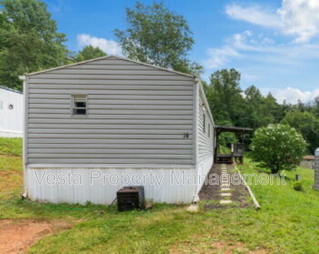 Building Photo - 1 Travis Cove Rd