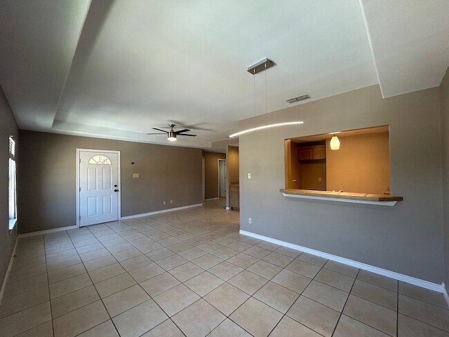 Building Photo - 9804 Cantera Ct