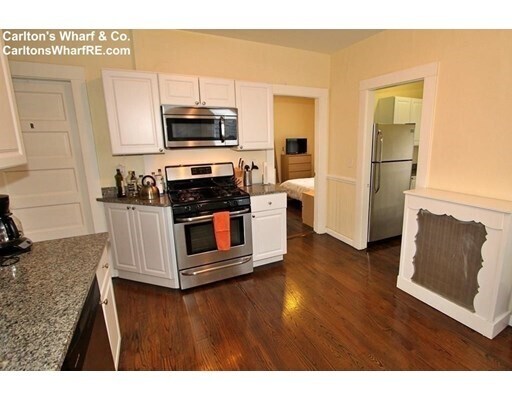 Building Photo - 97 Beacon St