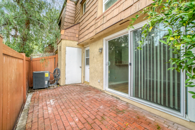 Building Photo - 3974 Tarrytown Ln