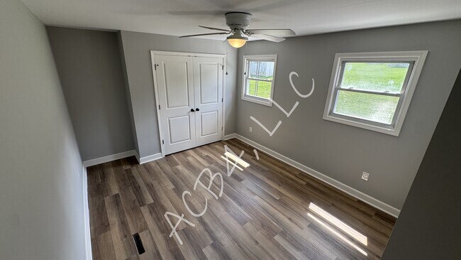 Building Photo - 43 Memory Ln