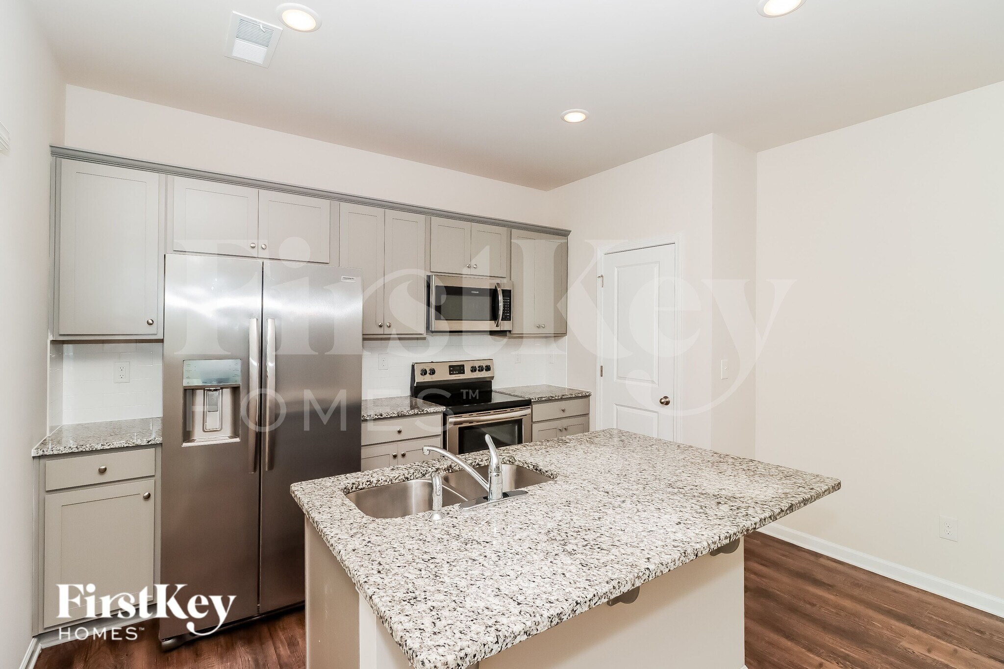 Building Photo - 5440 Cobblestone Glen Dr