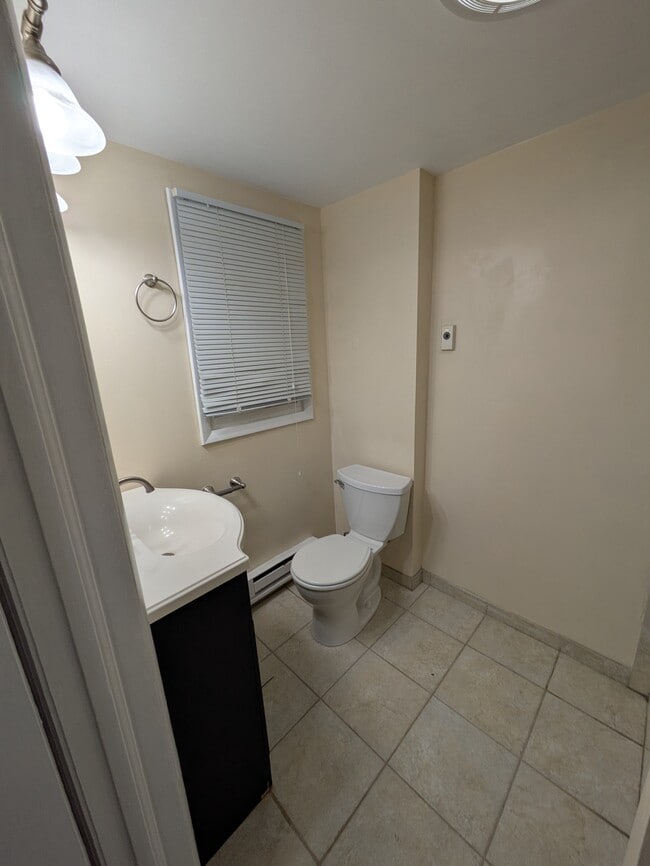 Building Photo - 383 W Clinton St