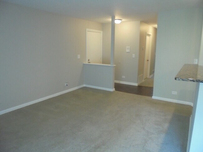 Building Photo - 4730 Calvert Dr