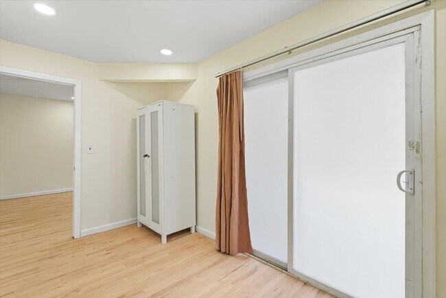 Building Photo - 56 POPLAR St