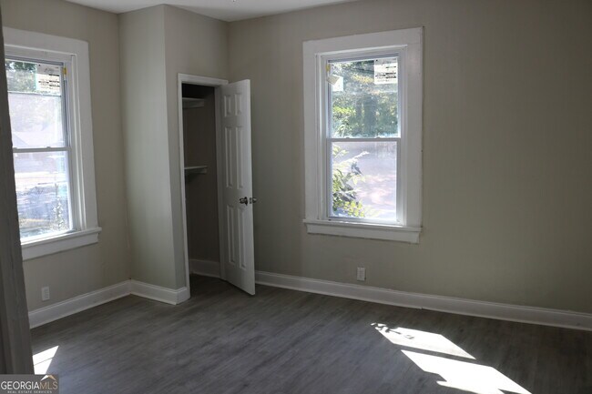 Building Photo - 254 21st Ave