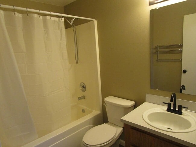 Building Photo - 3 Bedroom, 2 Bathroom Home on 2 Acres on Lower Side of Juniper Canyon - Available Now!