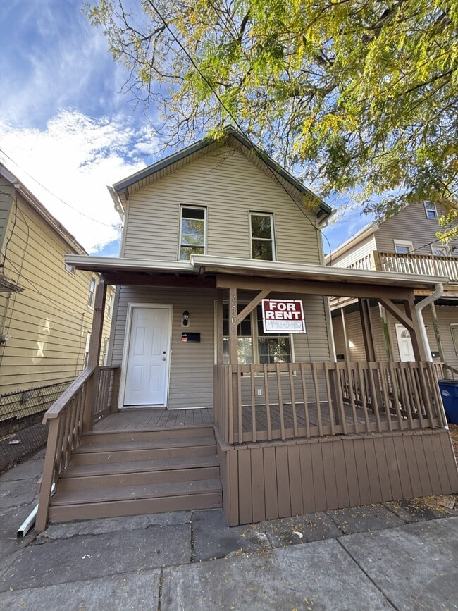 Primary Photo - 4509 Fenwick Ave