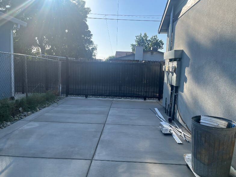 Building Photo - 6310 Ventura St