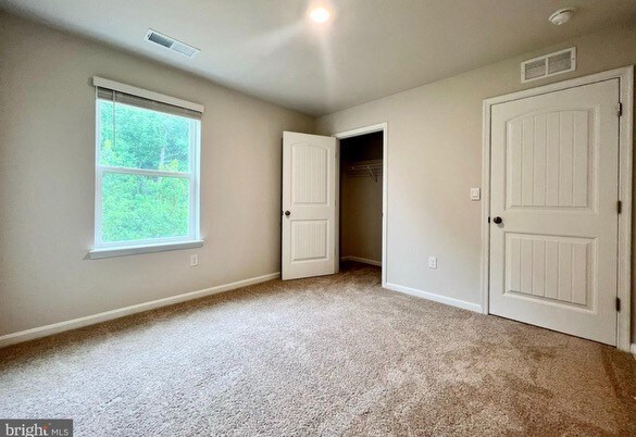 Building Photo - 522 Currant Cir