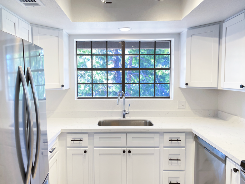 Building Photo - 5950 N 78th St