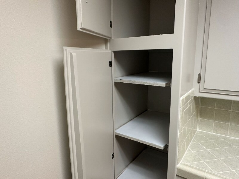 Building Photo - 1750 Prefumo Canyon Rd