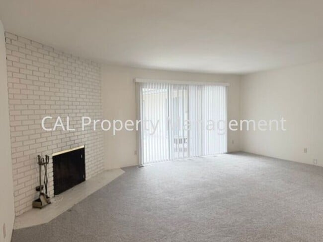 Building Photo - Beautiful 3-Bedroom Pebble Beach Home!