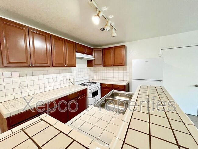 Building Photo - 13615 Verbena Dr