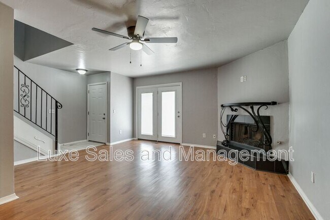 Building Photo - 13813 Fairhill Ave