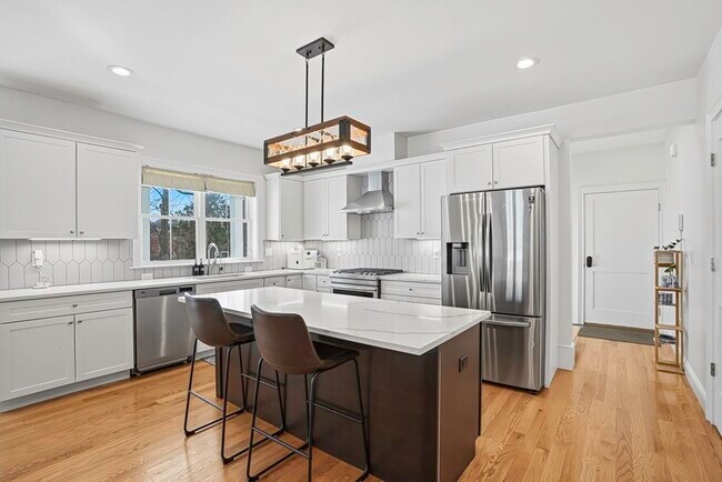 Building Photo - 279 W Central St