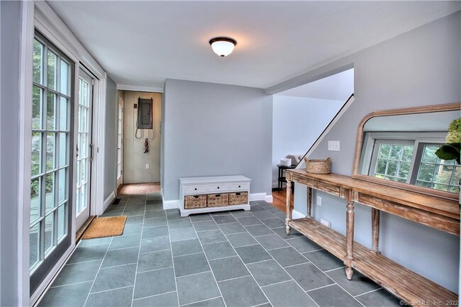 Building Photo - 14 Spruce Hill Rd