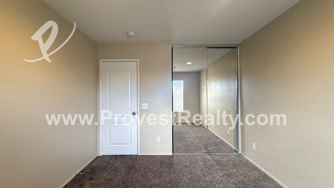 Building Photo - 9495 Apricot Ct
