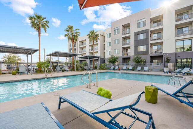 Building Photo - 500 W Broadway Rd