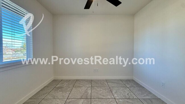 Building Photo - 16657 Kayuga St