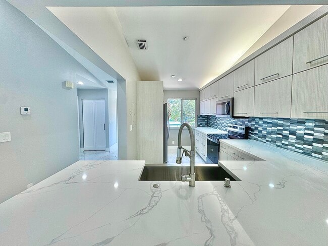 Building Photo - 340 NW 67th St