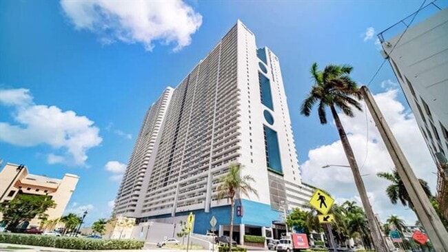 Building Photo - 1717 N Bayshore Dr