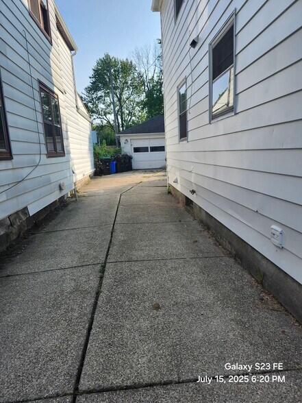 Building Photo - 552 Englewood Ave