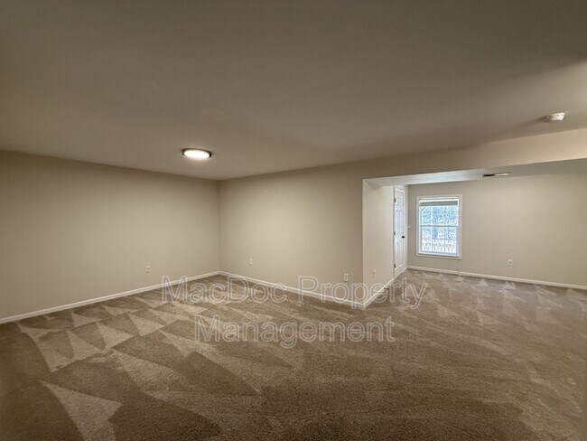 Building Photo - 14 Heatherbrook Ln